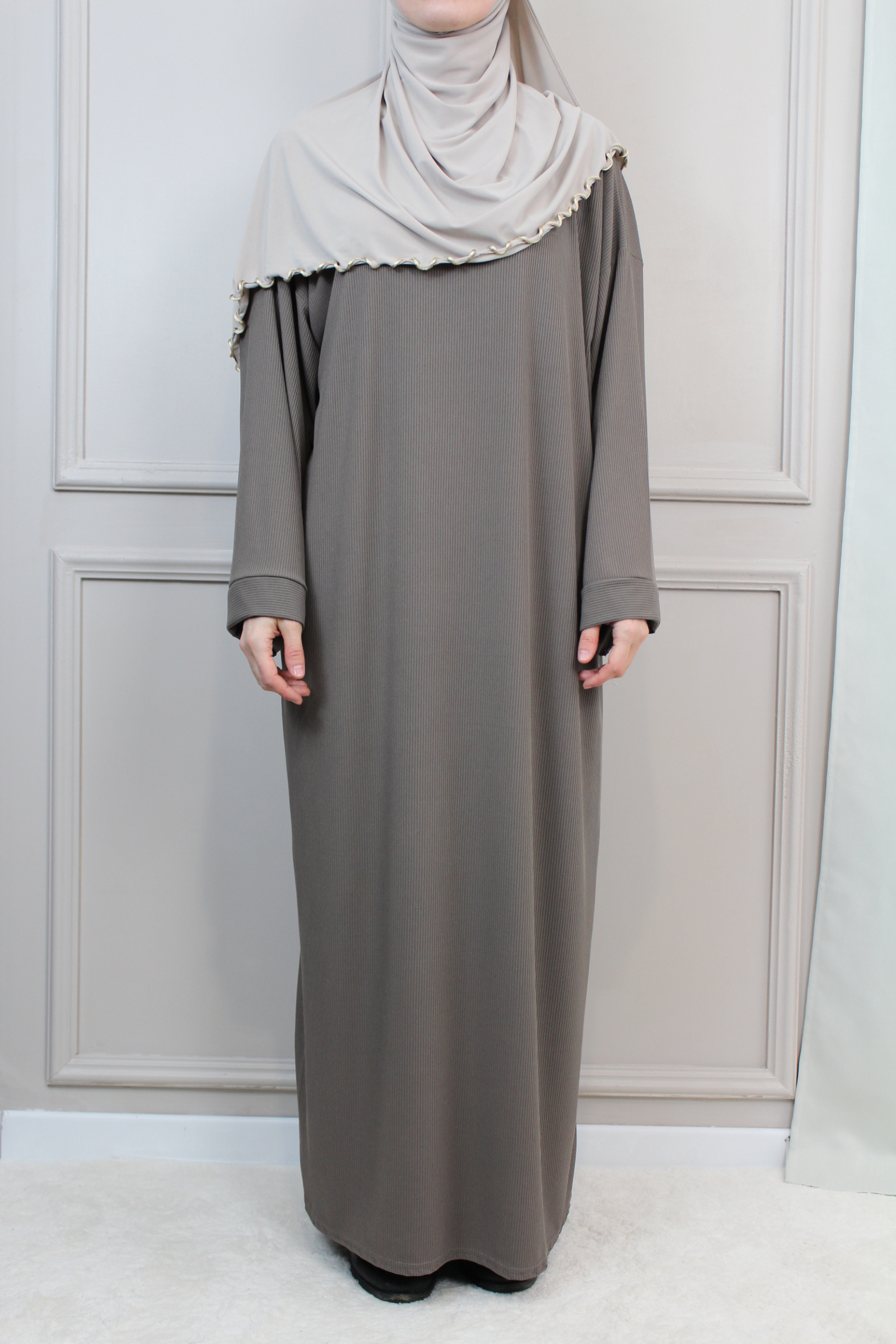 Abaya Amanah gerippt